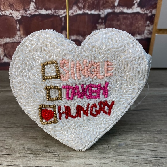 White seed beaded fashion statement zipper wallet - Picture 3 of 4